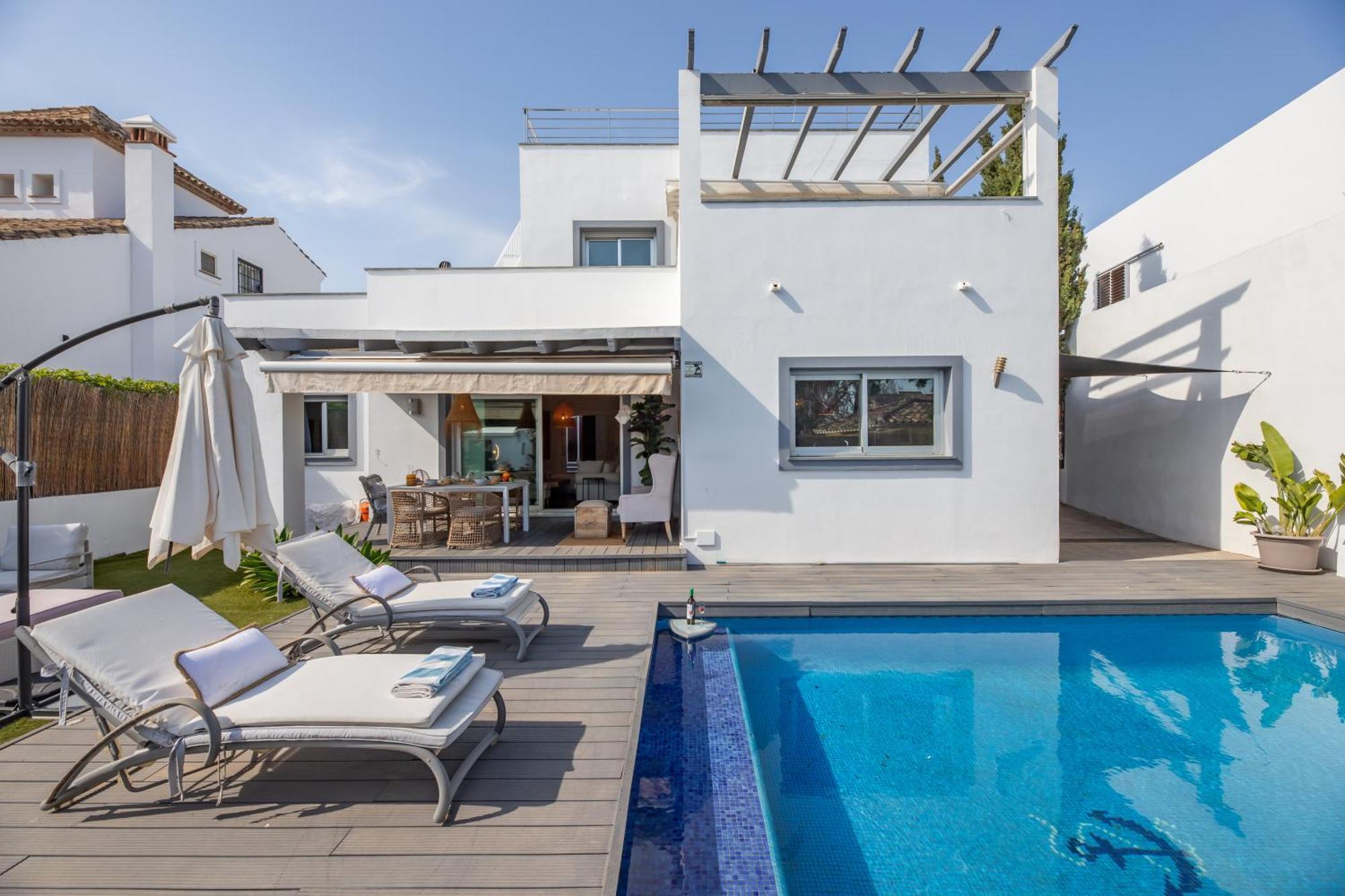 Villa Ivelise , Casco Antiguo *